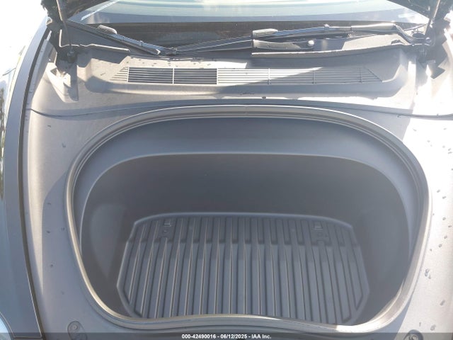 2025 TESLA MODEL 3 5YJ3E1EB8SF887317 Photo 9