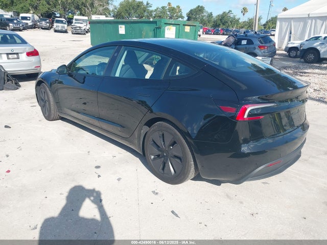 2025 TESLA MODEL 3 5YJ3E1EB8SF887317 Photo 2