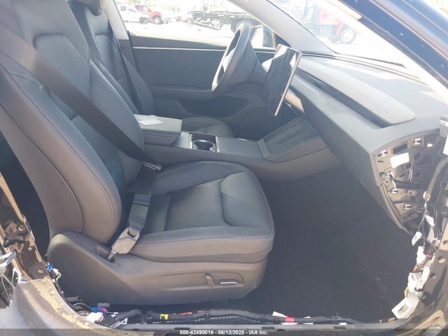 2025 TESLA MODEL 3 5YJ3E1EB8SF887317 Photo 4