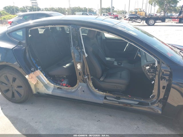 2025 TESLA MODEL 3 5YJ3E1EB8SF887317 Photo 5