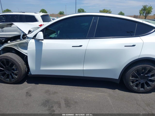 5YJYGDEE9MF269633 Tesla Model Y