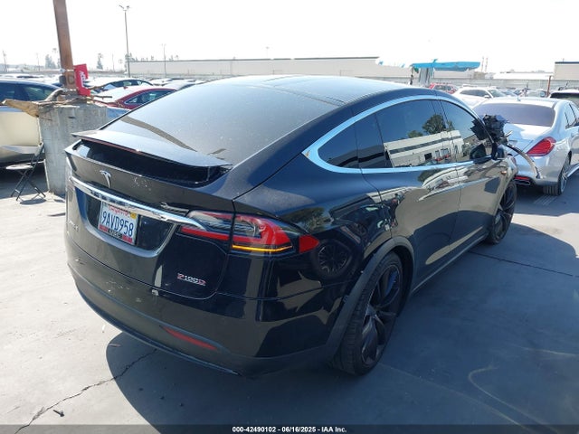 2018 TESLA MODEL X 5YJXCBE40JF113060 Photo 3
