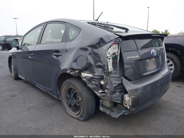 JTDKN3DU6F1977249 Toyota Prius Two