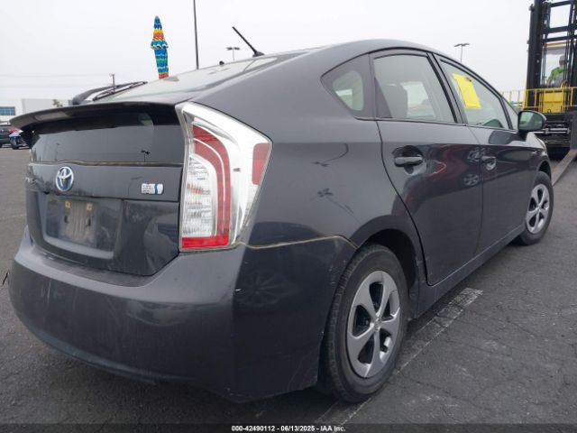 JTDKN3DU6F1977249 Toyota Prius Two