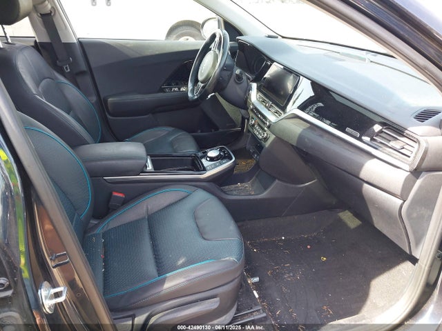 KNDCE3LG6N5145854 KIA Niro