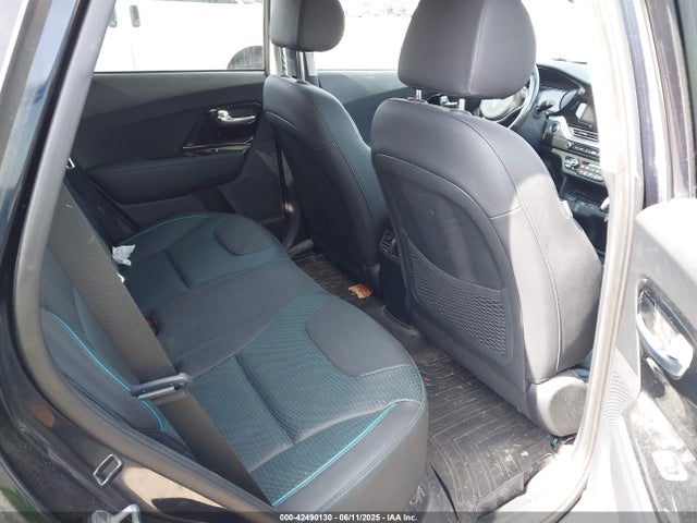 KNDCE3LG6N5145854 KIA Niro