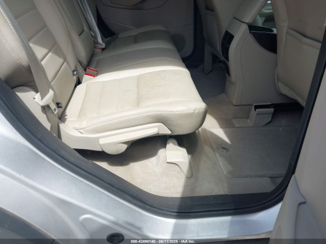1FMCU0J90EUE46918 Ford Escape Titanium