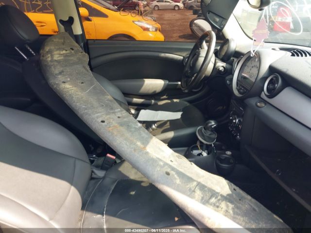 2011 MINI COOPER WMWSU3C58BT251711 Photo 4