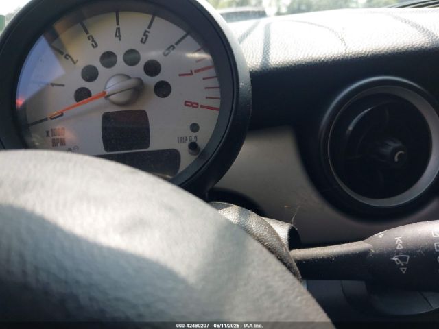 2011 MINI COOPER WMWSU3C58BT251711 Photo 6