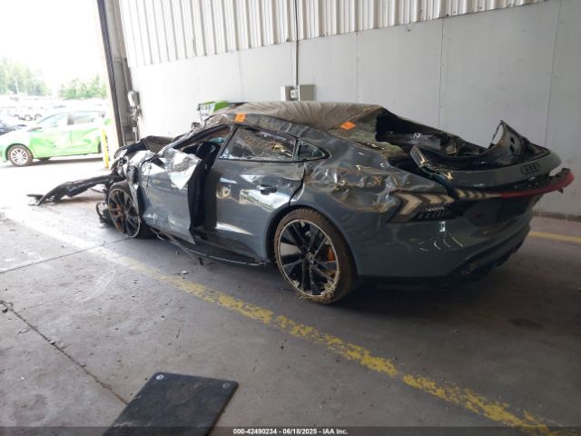 2022 AUDI RS E-TRON GT WAUBHBFW4N7904678 Photo 2