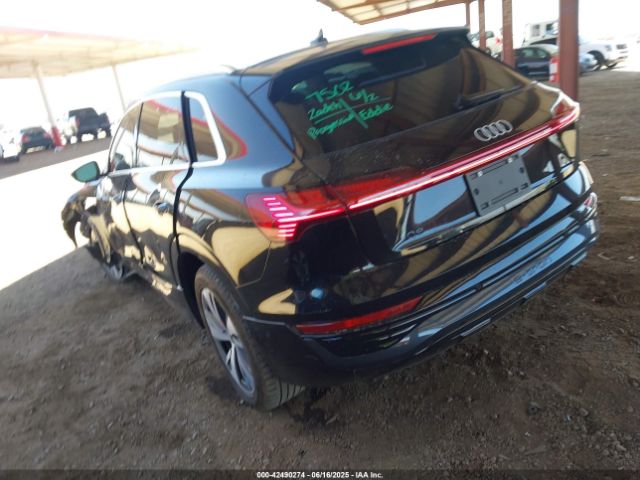 2024 AUDI Q8 E-TRON WA15AAGE2RB033698 Photo 2