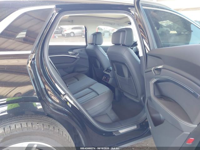 2024 AUDI Q8 E-TRON WA15AAGE2RB033698 Photo 7