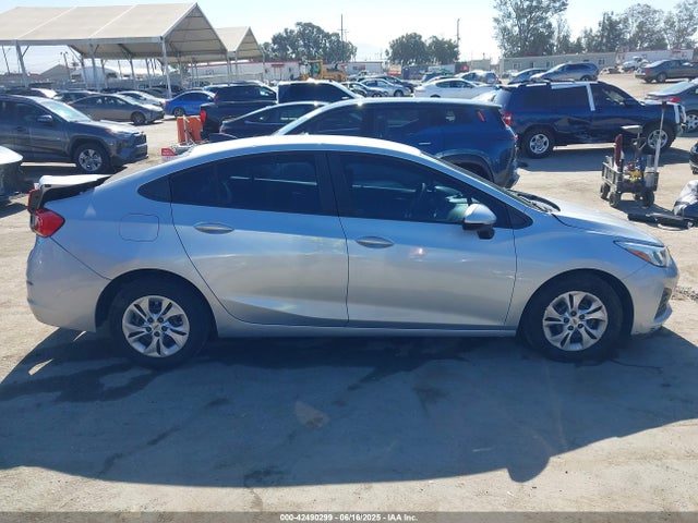 1G1BJ5SMXK7104713 Chevrolet Cruze Cvt (fleet Orders Only)