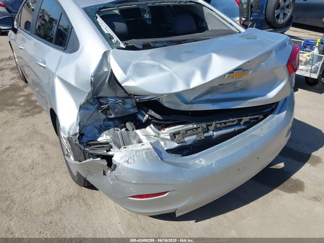 1G1BJ5SMXK7104713 Chevrolet Cruze Cvt (fleet Orders Only)