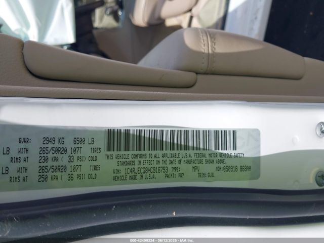 2017 JEEP GRAND CHEROKEE 1C4RJECG8HC916753 Photo 8