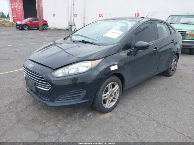 Ford FIESTA SE 2018 3FADP4BJ3JM121944 Image 2