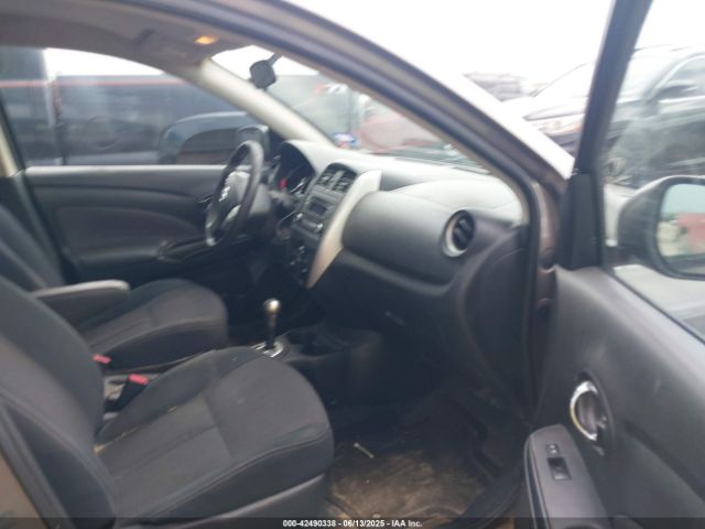 3N1CN7AP7GL890158 Nissan 2016