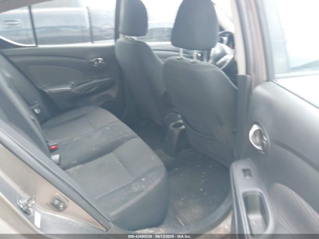 3N1CN7AP7GL890158 Nissan 2016