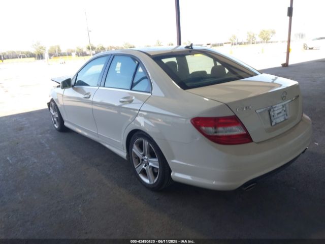 2010 MERCEDES-BENZ C 300 WDDGF5EBXAR095965 Photo 2