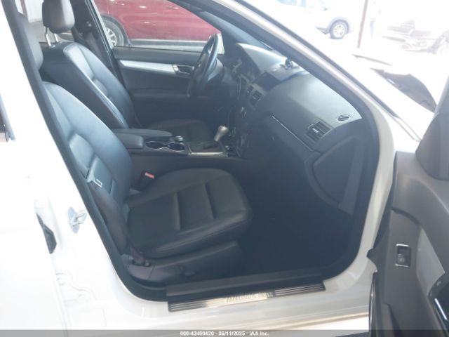 2010 MERCEDES-BENZ C 300 WDDGF5EBXAR095965 Photo 4