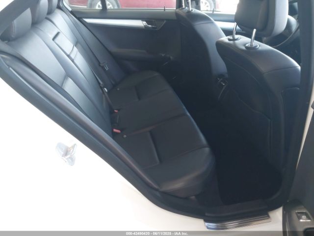 2010 MERCEDES-BENZ C 300 WDDGF5EBXAR095965 Photo 7