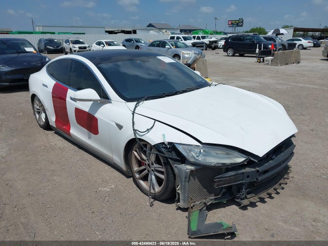 2013 TESLA MODEL S 5YJSA1CP3DFP28634 Photo 0