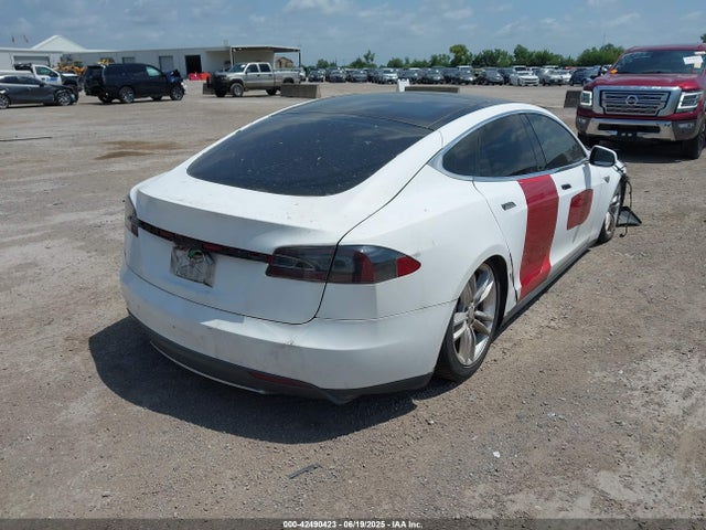 2013 TESLA MODEL S 5YJSA1CP3DFP28634 Photo 3