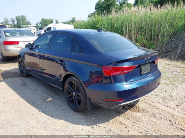 2018 AUDI A3 WAUAUGFF8J1004786 Photo 2