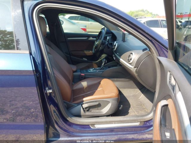 2018 AUDI A3 WAUAUGFF8J1004786 Photo 4