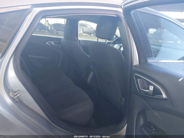 1C3CCCAB6FN658637 Chrysler 2015