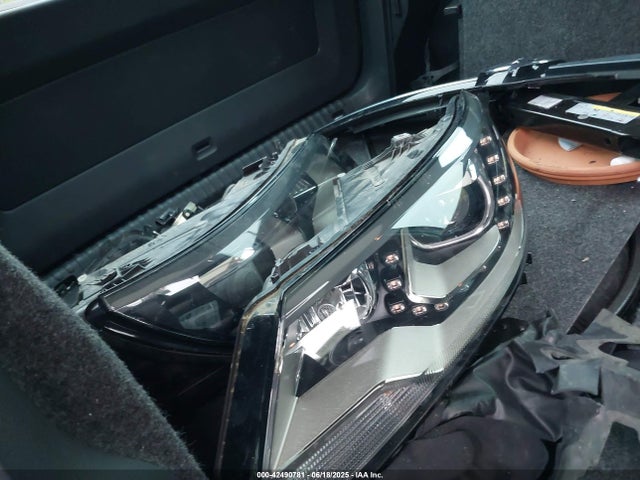 WVGBV7AX9GW523888 Volkswagen Tiguan