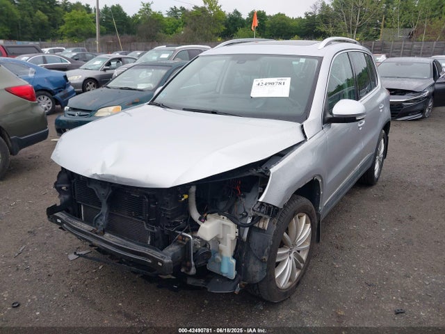 WVGBV7AX9GW523888 Volkswagen Tiguan