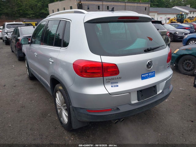WVGBV7AX9GW523888 Volkswagen Tiguan