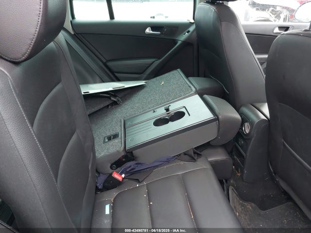 WVGBV7AX9GW523888 Volkswagen Tiguan