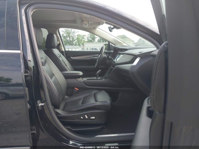 2017 CADILLAC XT5 1GYKNDRS9HZ324782 Photo 4