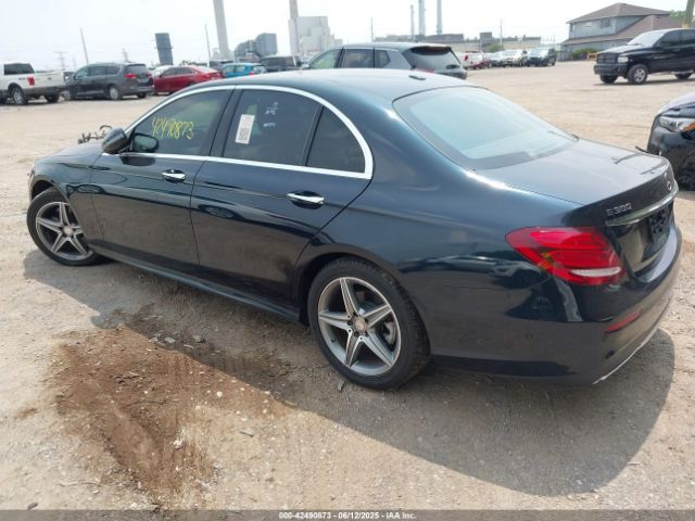 2017 MERCEDES-BENZ E 300 WDDZF4KB2HA012027 Photo 2