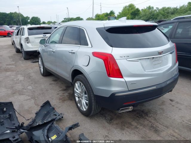 2019 CADILLAC XT5 1GYKNFRS6KZ245024 Photo 2