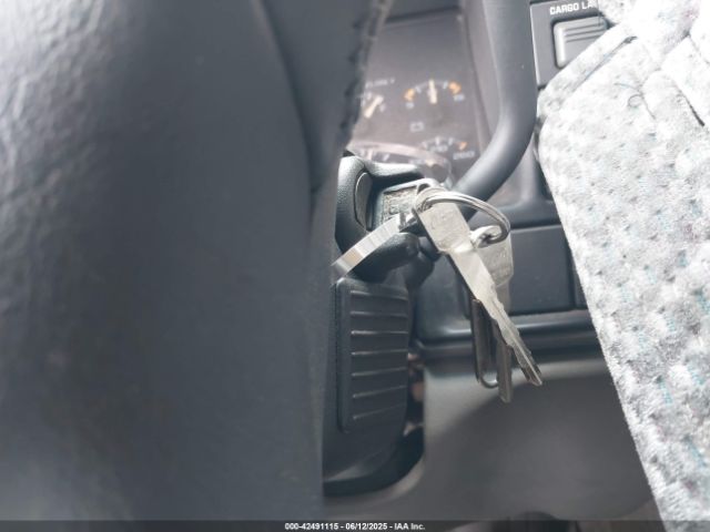 1997 GMC SIERRA 1500 1GTEC14R9VZ502715 Photo 10