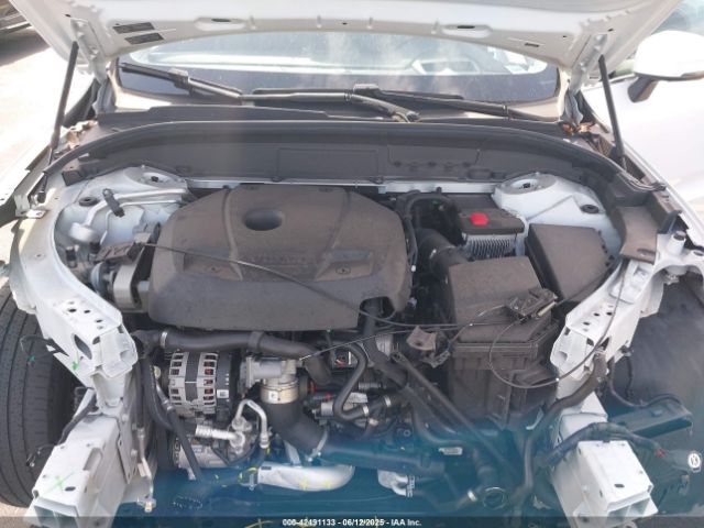 2019 VOLVO XC60 LYV102DL9KB298767 Photo 9