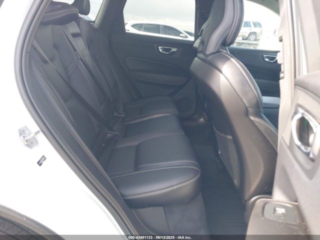 2019 VOLVO XC60 LYV102DL9KB298767 Photo 7