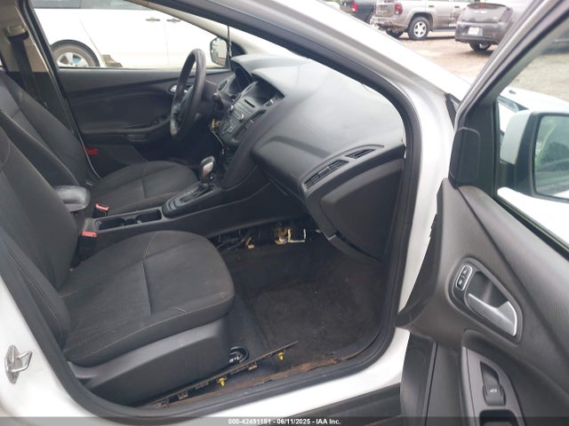 1FADP3F24HL204937 Ford FOCUS SE