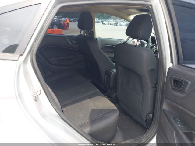 3FADP4BJ6JM106855 Ford FIESTA SE