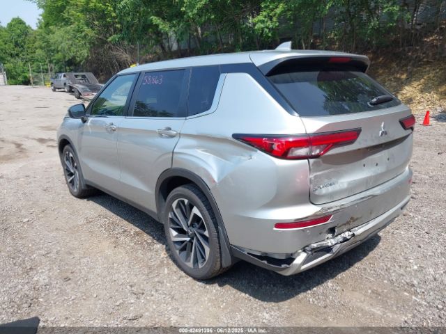 2022 MITSUBISHI OUTLANDER JA4J4UA8XNZ055167 Photo 2