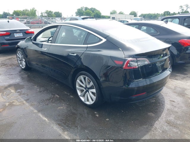 2018 TESLA MODEL 3 5YJ3E1EB7JF178523 Photo 2