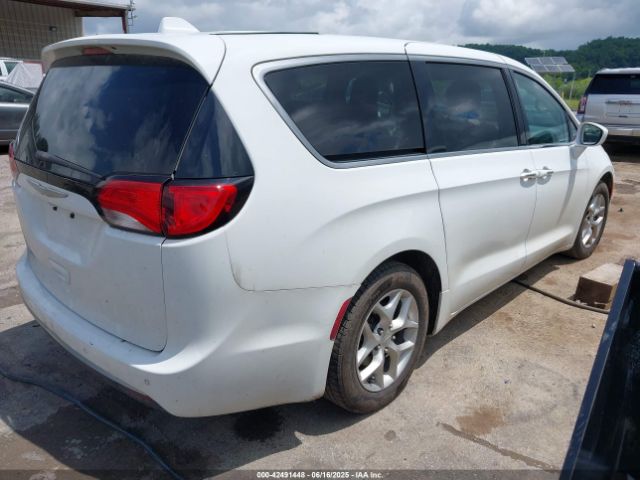 2019 CHRYSLER PACIFICA 2C4RC1FGXKR508557 Photo 3