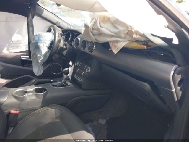2021 FORD MUSTANG 1FA6P8CF0M5109190 Photo 4