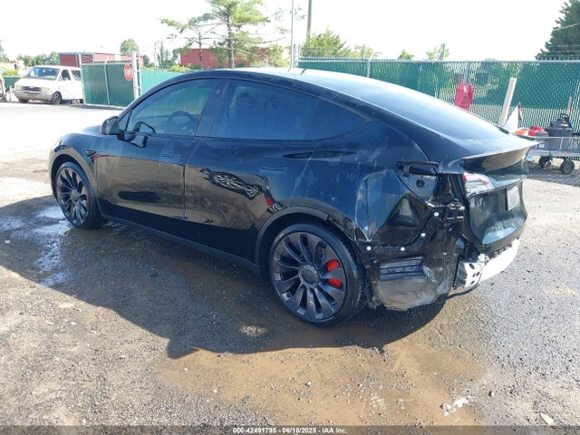 2023 TESLA MODEL Y 7SAYGDEF2PF615943 Photo 2