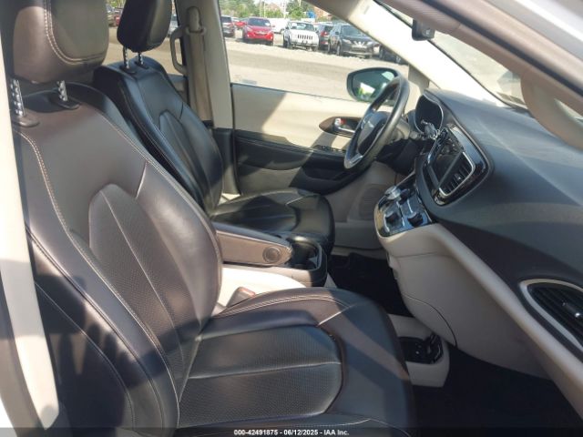 2020 CHRYSLER VOYAGER 2C4RC1DG5LR157156 Photo 4