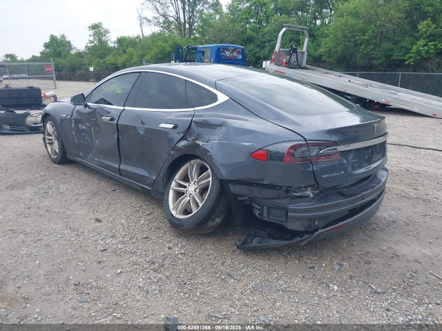 2014 TESLA MODEL S 5YJSA1H17EFP62243 Photo 2