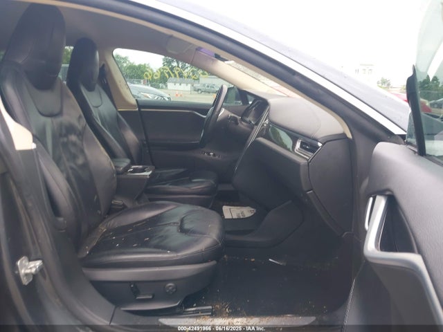 2014 TESLA MODEL S 5YJSA1H17EFP62243 Photo 4